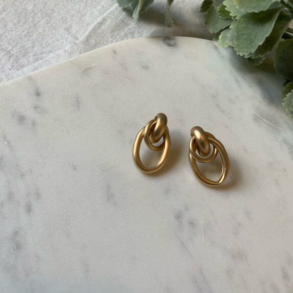 The Kaia - Layered Gold Hoops - Picture 5 of 6